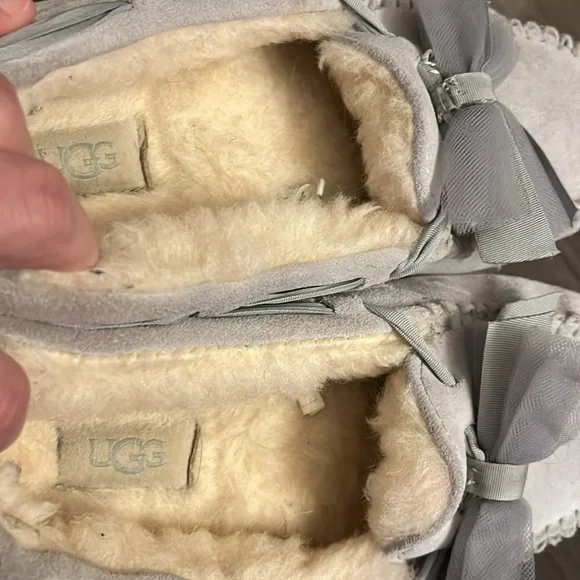 UGG Gray Suede Moccasin Slippers with Bow-Orig $118, great deal for $35! - Picture 5 of 7